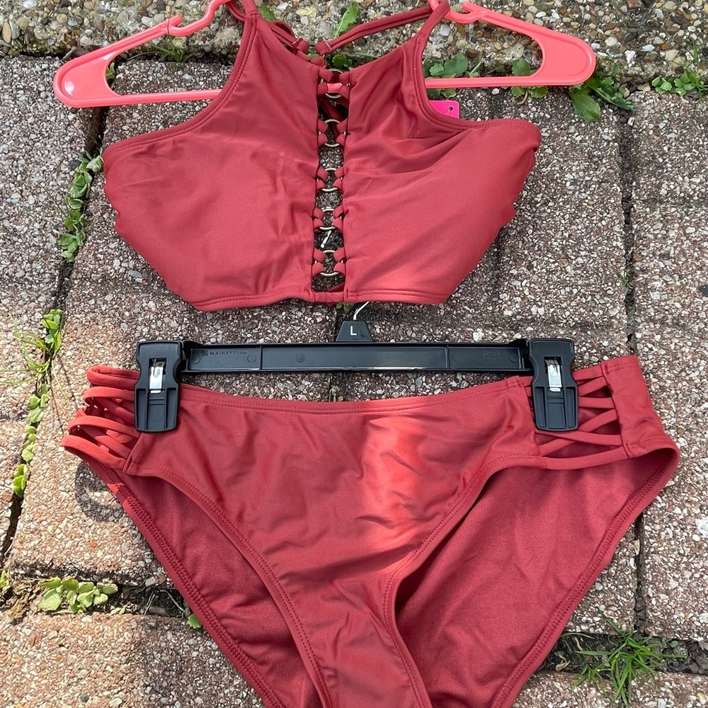 Xhilaration Burgundy Bikini Set with metal rings nwt large gorgeous
